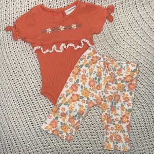 Daisy Fuentes Floral Baby Outfit Set
